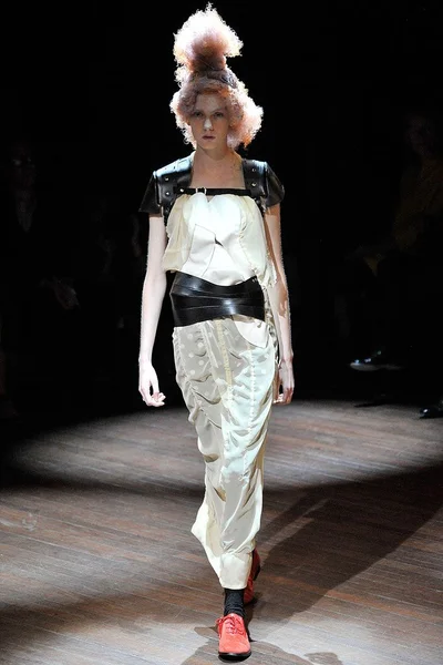 Look 27